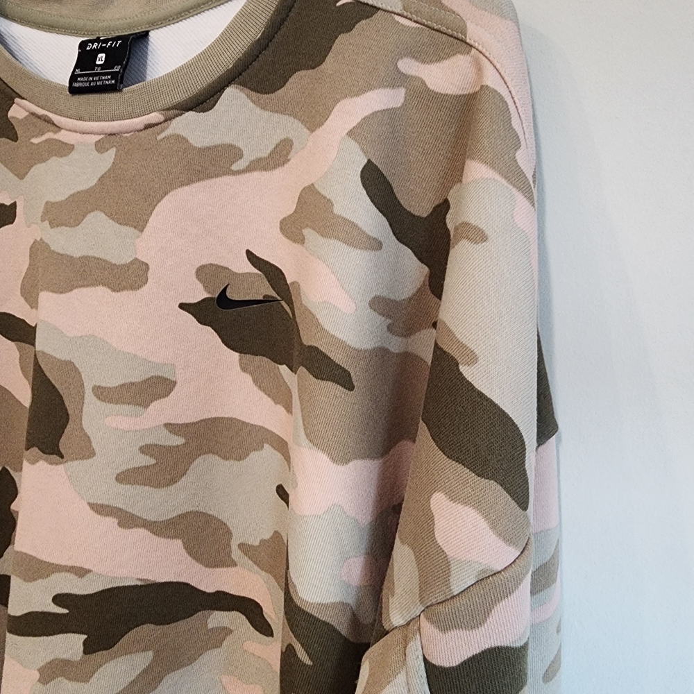 Nike Camo Print Cropped Sweatshirt